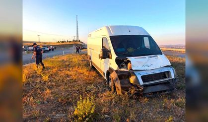 Yozgat'ta minibüs ile otomobil çarpıştı: 2 can kaybı, 1 yaralı