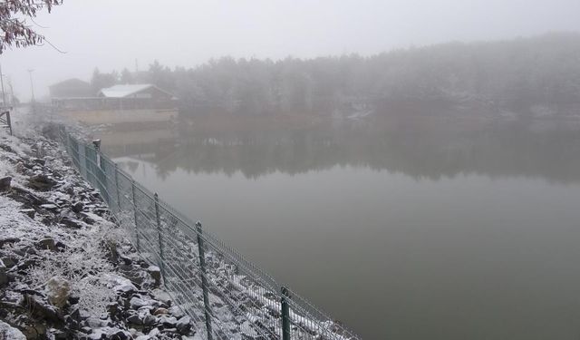 Yozgat’ta yüksek kesimlerde kar ve sis etkili oldu