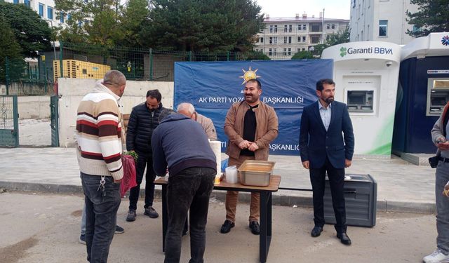 AK Parti’den pazarcı esnafına sıcak çorba ikramı