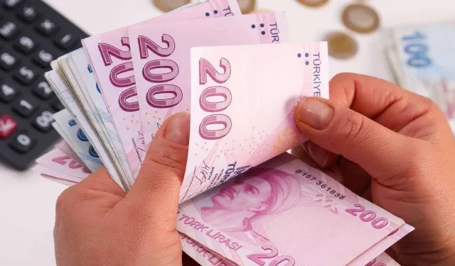 Emeklinin bayram ikramiyesinin farkları yatırılıyor