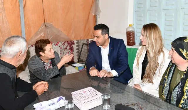 İzmir Çiğli'de Leyla Teyze'ye bayram sürprizi