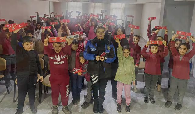 Devletin emrinde, milletin hizmetinde ÇOK YAŞA POLiSiM!