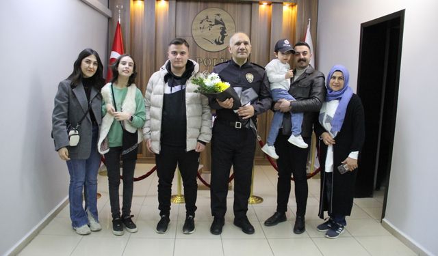 POLİSLERİ ZİYARET EDEN ÖZEL  ÖĞRENCİLER GÖNÜLLERE DOKUNDU