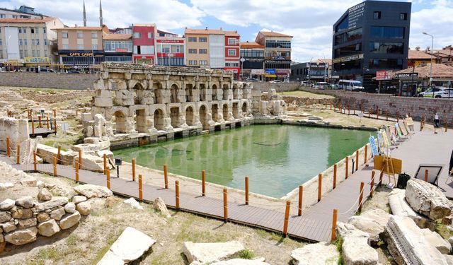 Tarihi mekanda sergi