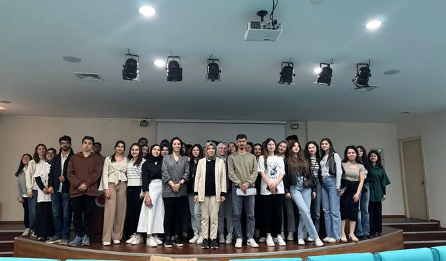 AVRUPA FIRSATLARINI GENÇLERE TANITTILAR