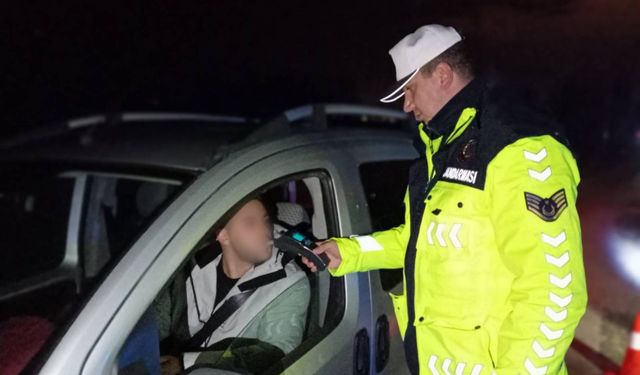 Akdağmadeni'nde Cep Yakan Ceza: Alkollü Ve Ehliyetsiz Sürücüye 27 Bin Lira Kesildi!