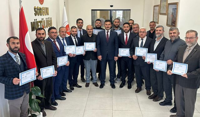 Sorgun Kaymakamı Canpolat’tan Din Görevlilerine Başarı Belgesi