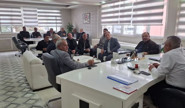 Şefaatli Belediyesi’nde Özel Kutlama: Başkan Bozkurt Muhtarları Ağırladı