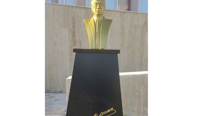 Yozgat'ta Atatürk Büstü Yerini Aldı