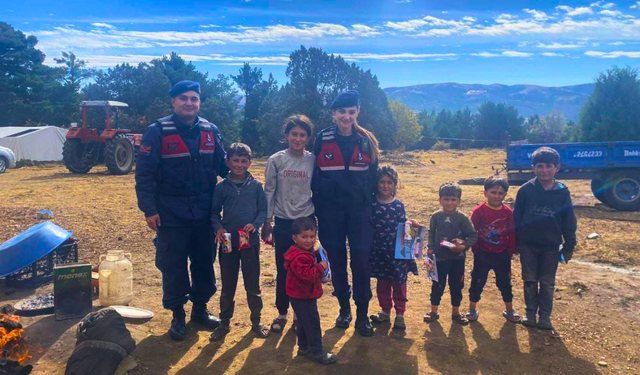 Çocuklara Tebessüm, İşçilere Güven!