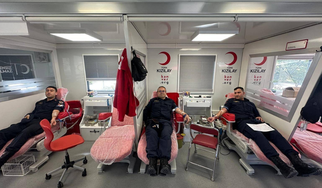 Jandarma Kızılay’a Gitti: Topluma Örnek Oldular