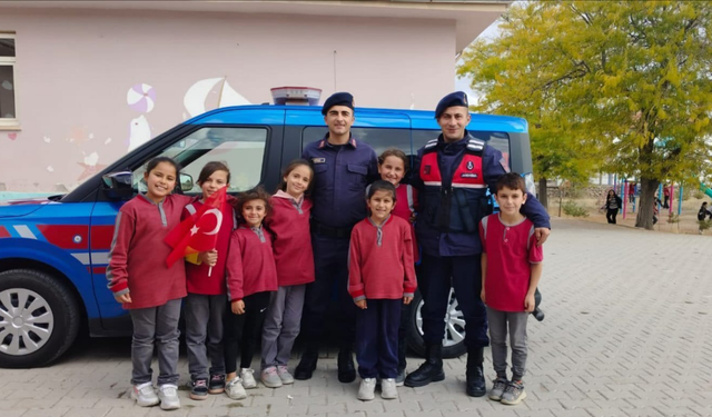 Jandarmadan Bilinç Etkinliği: Öğrencilerle Bağ Kuruldu