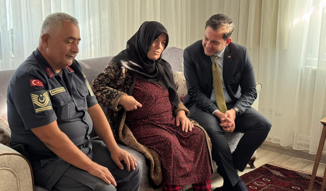 Kaymakam Mete Öztürk, Dünya Yaşlılar Günü’nde Büyüklerle Buluştu