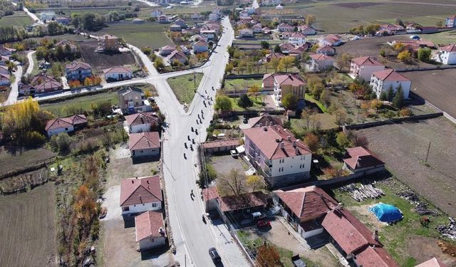 Yozgatlı Motosiklet Tutkunları Şehri Tanıtıyor: İki Teker Üzerinde Dostluk ve Keşif