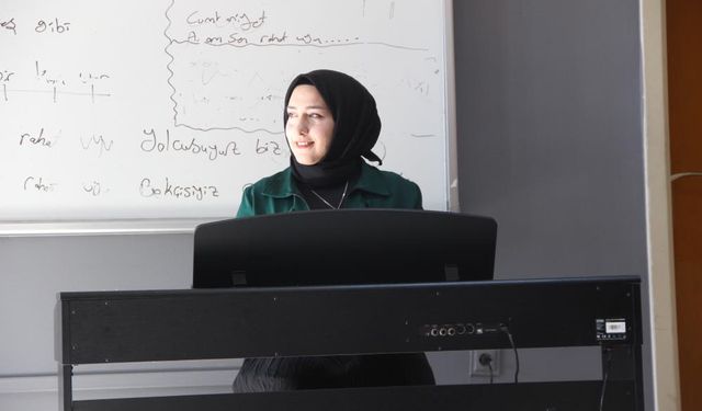 Babasına verdiği sözü vasiyet saydı: Öğretmen olup öğrencileri hayallerine kavuşturuyor