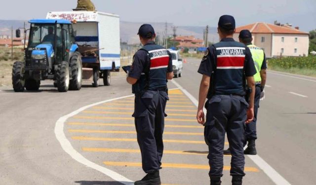 Yozgat’ta Jandarma Sahada: Aranan Şahıs Yakalandı