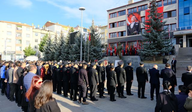 Akdağmadeni’nde 10 Kasım Anma Programı: Atatürk Saygı ve Özlemle Anıldı
