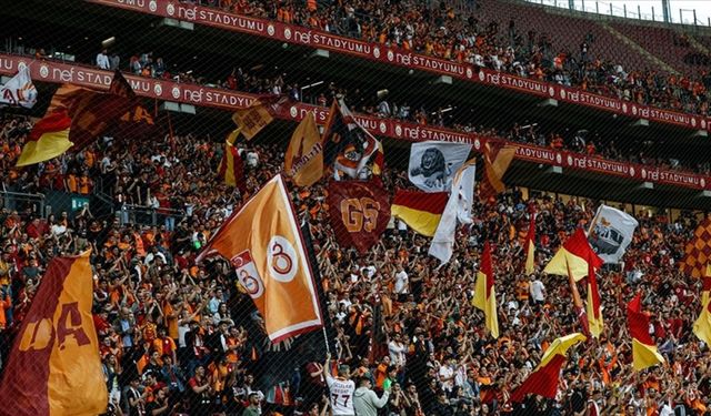 Galatasaray'da Kadro Krizi: Fenerbahçe Derbisinde Kimler Yer Alacak?