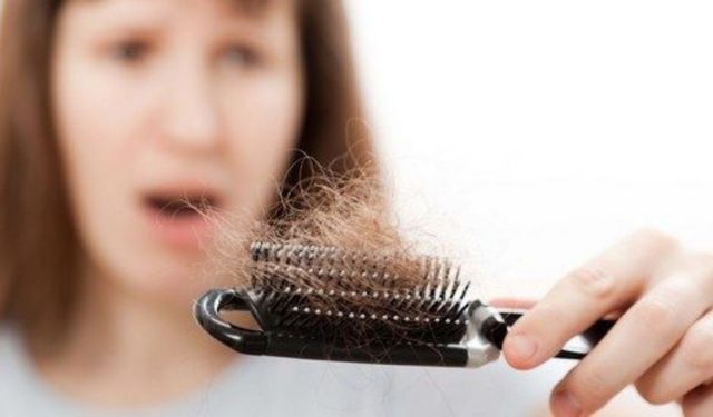 Her gün Saç Yıkamak Zararlı Mı? Saç Dökülmesini Durdurmak İçin Ne Yapılması Gerekiyor?