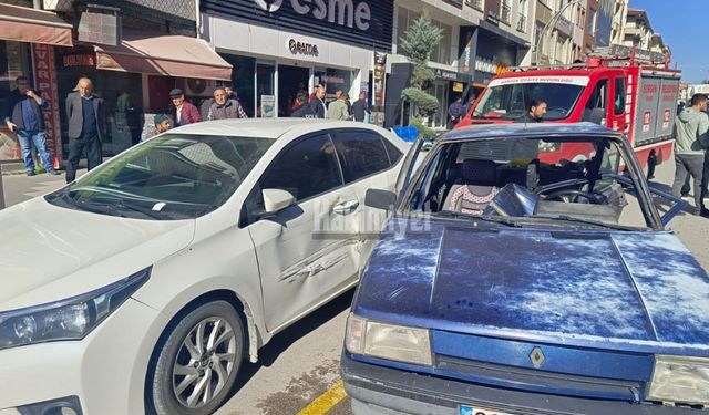 Son Dakika! Yozgat’ta Zincirleme Kaza Korkuttu: Araçlar Birbirine Girdi, İki Kişi Yaralandı