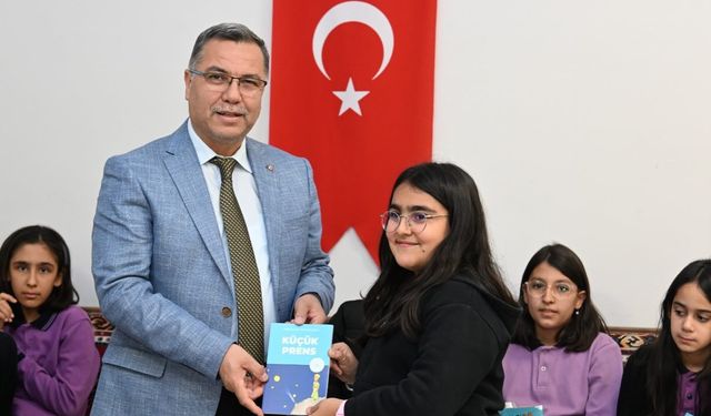 Ayşe Ilıcak İmam Hatip Ortaokulu Öğrencilerinden “Abartma Tozu” Okuma Etkinliği