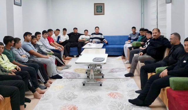 Şefaatli İlçe Müftülüğü’nde Gençlere Yönelik Eğitimler Devam Ediyor