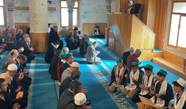 Yozgatlı Öğrenciler Vefat Eden Öğretmenleri Unutmadı