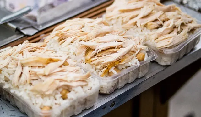 Tavuk Pilav Yiyen 30 İşçi Hastanelik Oldu