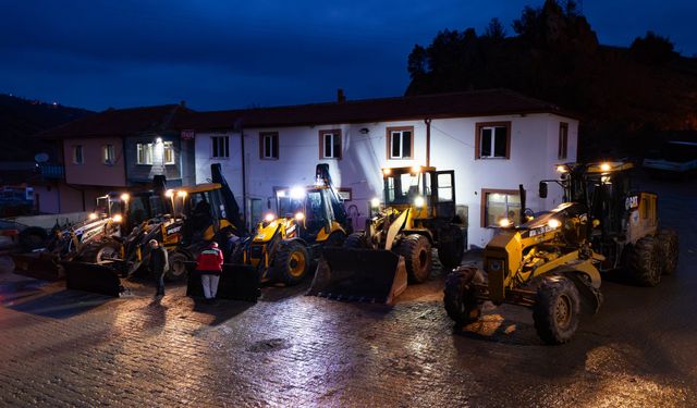 Akdağmadeni’nde Karla Mücadele Ekipleri Kışa Hazır