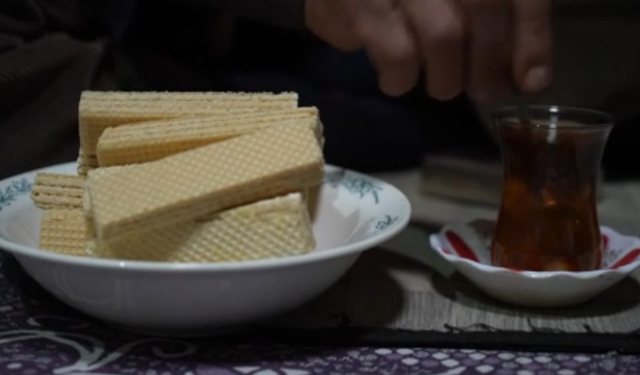 86 Yaşında 50 Yıldır Sadece Çay ve Gofretle Besleniyor