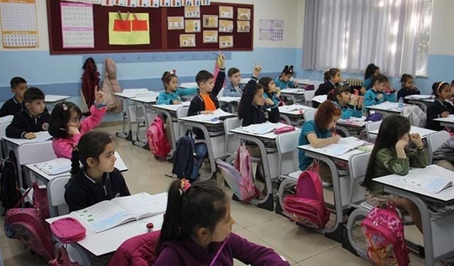 Okullar ne zaman tatil olacak, 15 tatil ne zaman başlayacak? Ara tatil kalkacak mı?