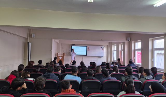 Yerköy'de Gençlerle Sağlık Konuşuluyor