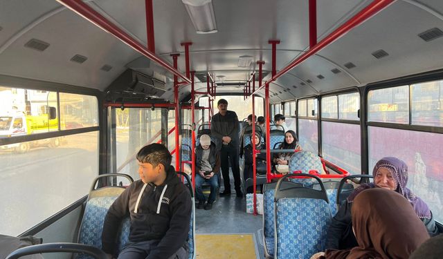 Yozgat'ta Başkan Belediye Otobüsüne Bindi, Vatandaşı Dinledi