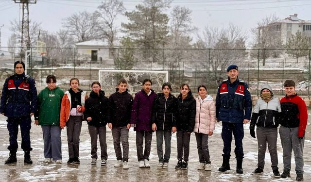 Yozgat’ta Okul Çevrelerinde Jandarma Denetimi