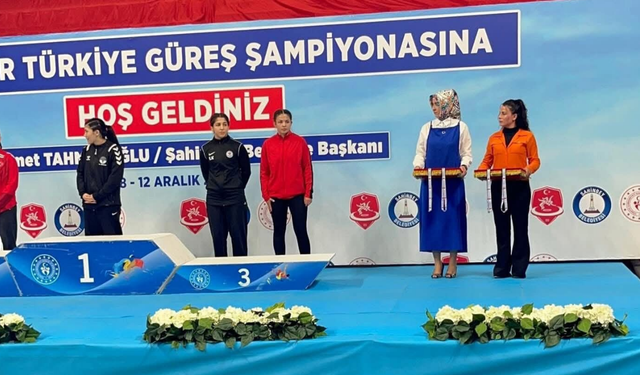 Yozgatlı Beyzanur Erduman, Türkiye Güreş Şampiyonası’nda Üçüncü Oldu