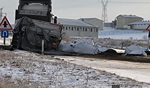 Yozgat’ta zincirleme kaza: İtfaiye sıkışan sürücüyü araçtan çıkardı