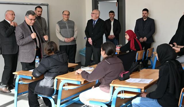 Yozgat’ta Öğrencilerden Yoğun Sınav Mesaisi