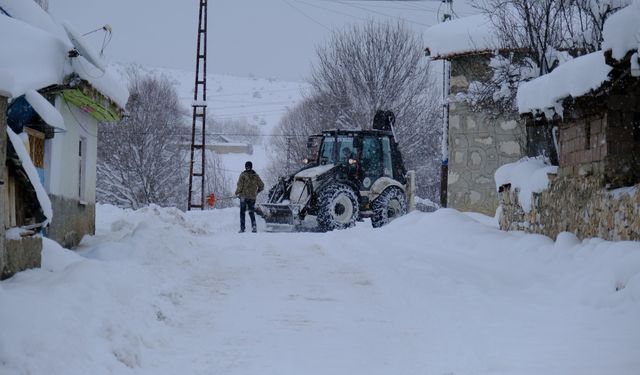 Akdağmadeni'nde Hummalı Çalışma Sürüyor
