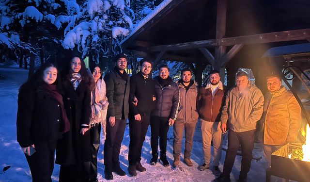 AK Gençlik Çamlık'ta Buluştu