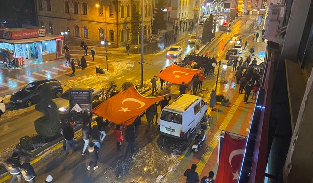 Yozgat'ta Anahtar Parti'den Anlamlı Yürüyüş: Bayrak Namusumuzdur