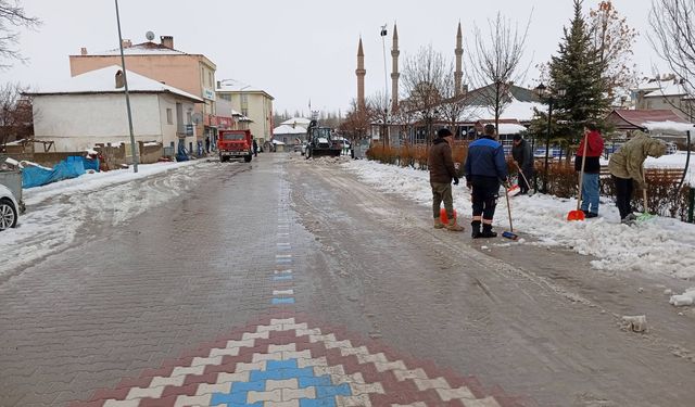 Çandır Belediye Başkanı Personeline Teşekkür Etti