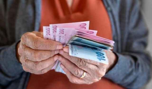 En düşük emekli aylığı ne zaman yatacak? SSK ve Bağ-Kur emeklisi maaşlarını ne zaman alacak?