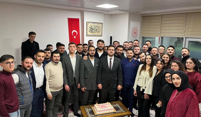 AK Gençlik Kutlama Yaptı