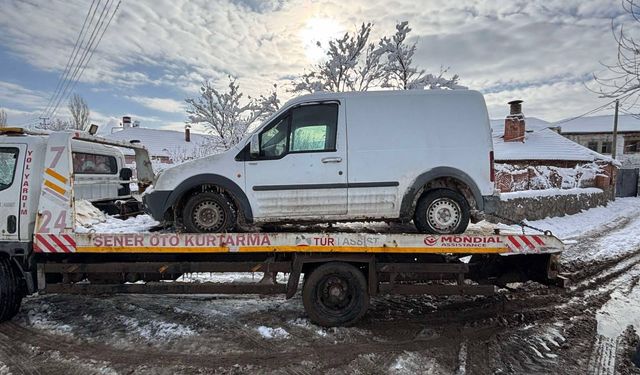 Jandarmadan Kaçamadı: Hacizli Araç Yolda Yakalandı