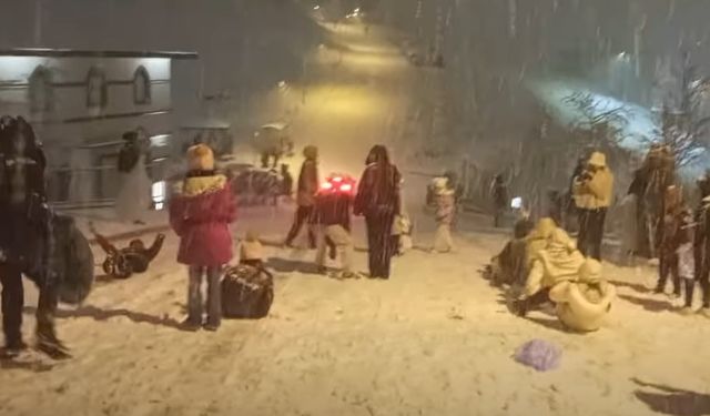 Beyaz örtü etkisini gösterdi: Yozgat’ta kar tatilini fırsat bilenler sokağa döküldü