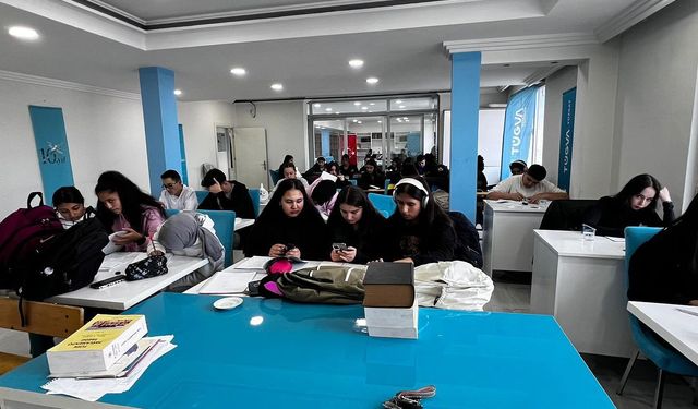 TÜGVA Yozgat’ta Kitap Kurtları Yarışacak: Başvurular Başladı