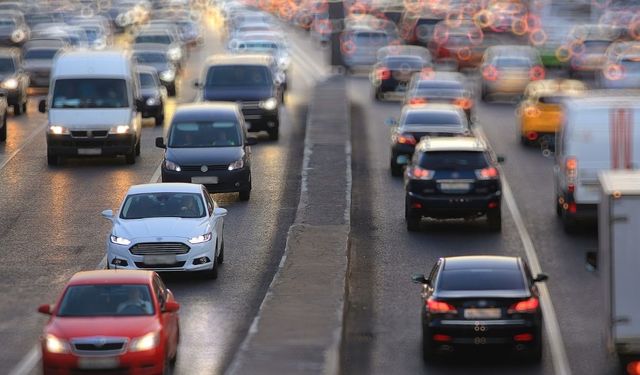 Muayeneden Geçiyor, Noterde Satılıyor: Bu Yöntemle Pert Araçlar Trafikte