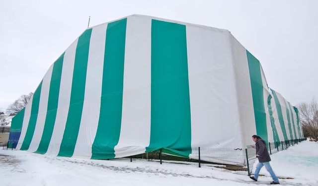 Yozgat'ta Halı Saha Çatısı Çöktü