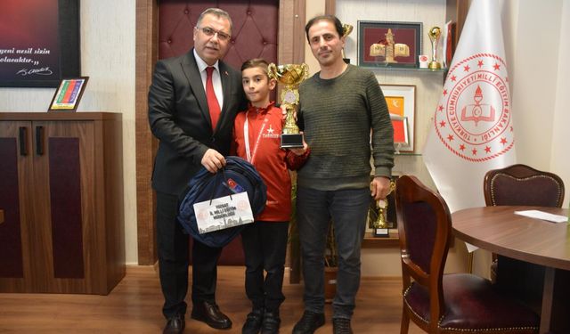 Yozgatlı Öğrenci Ahmet Selim Duran Satrançta İl Birincisi Oldu