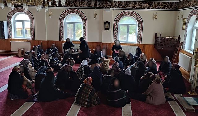 Sorgun'da Köylere Yönelik Bayanlara Özel Dini Programlar Yoğun Katılımla Devam Ediyor